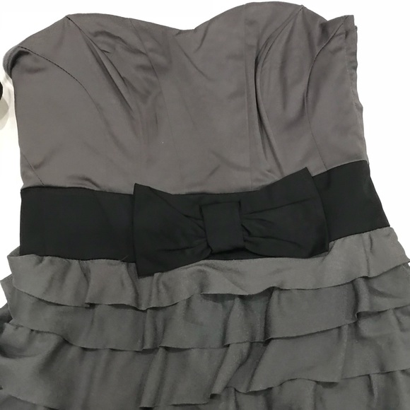 Lovely gray ruffle tier strapless dress with bow - Picture 2 of 3